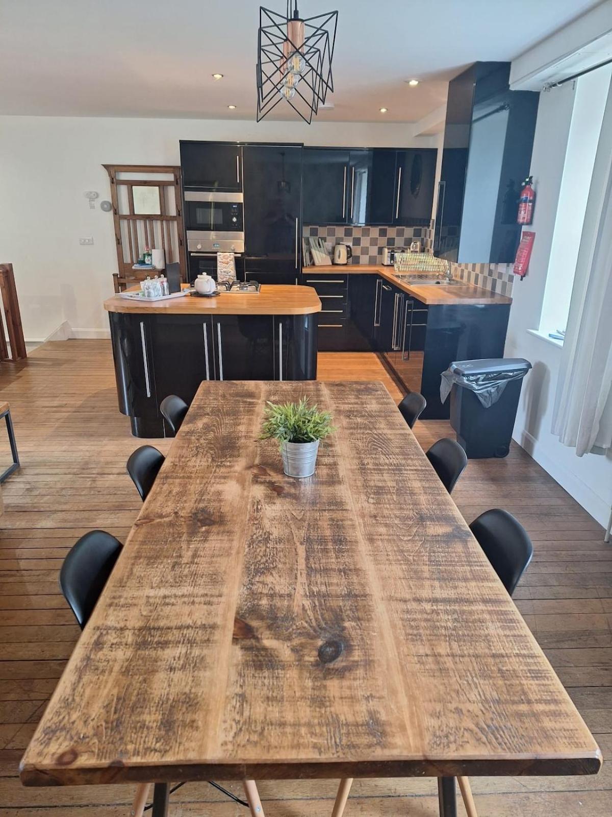 Lot 4, The Old Auction Rooms, With Parking Apartment